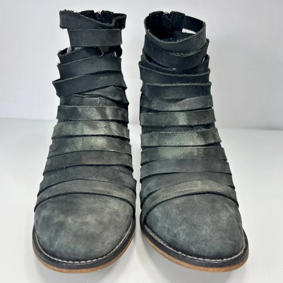Free People Distressed Charcoal Leather Hybrid Heel Strappy Ankle Boots Size 39 - Picture 3 of 12
